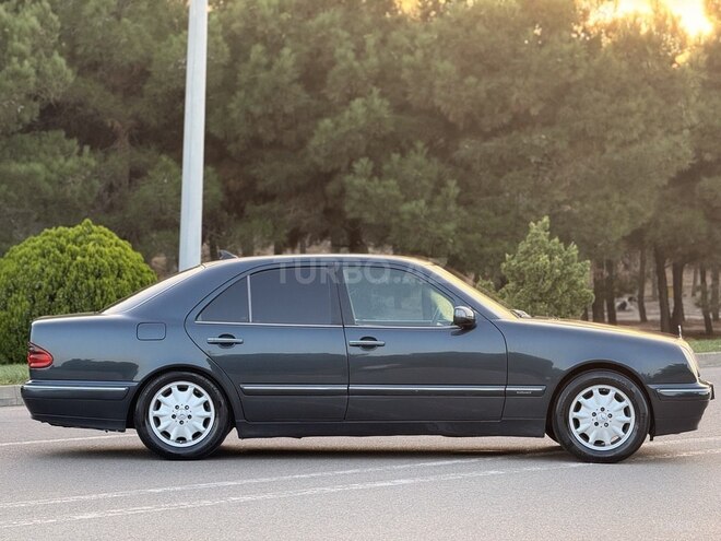 Mercedes E 220 1999, 280,000 km - 2.2 л - Bakı