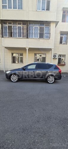 Kia  2008, 302,436 km - 1.6 l - Bakı