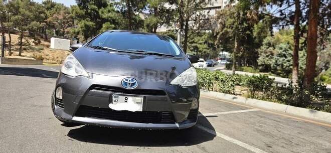 Toyota Prius C 2012, 321,900 km - 1.5 l - Bakı