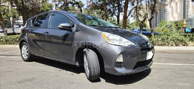 Toyota Prius C 2012, 321,900 km - 1.5 l - Bakı