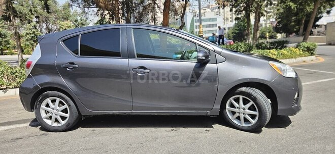 Toyota Prius C 2012, 321,900 km - 1.5 l - Bakı