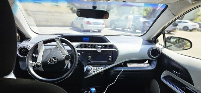 Toyota Prius C 2012, 321,900 km - 1.5 l - Bakı