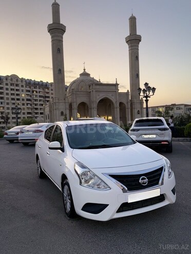 Nissan Sunny 2015, 236,428 km - 1.5 л - Bakı
