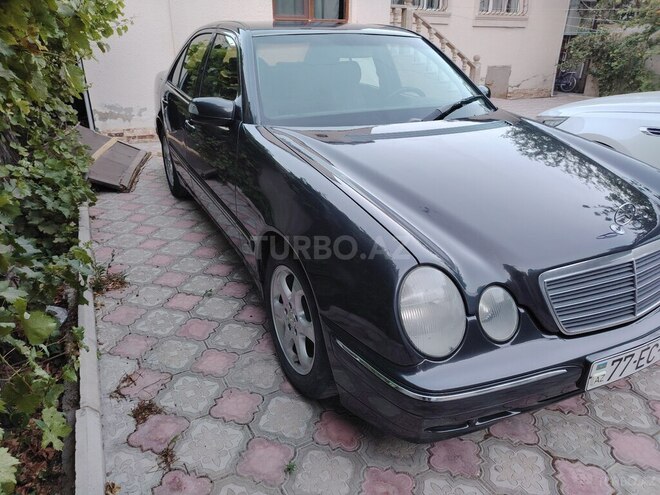 Mercedes E 220 2000, 356,000 km - 2.2 l - Bakı