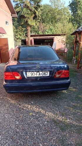 Mercedes E 200 1995, 285,000 km - 2.0 l - Lənkəran
