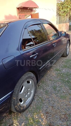 Mercedes E 200 1995, 285,000 km - 2.0 l - Lənkəran