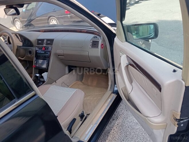 Mercedes C 220 2000, 320,000 km - 2.1 l - Bakı