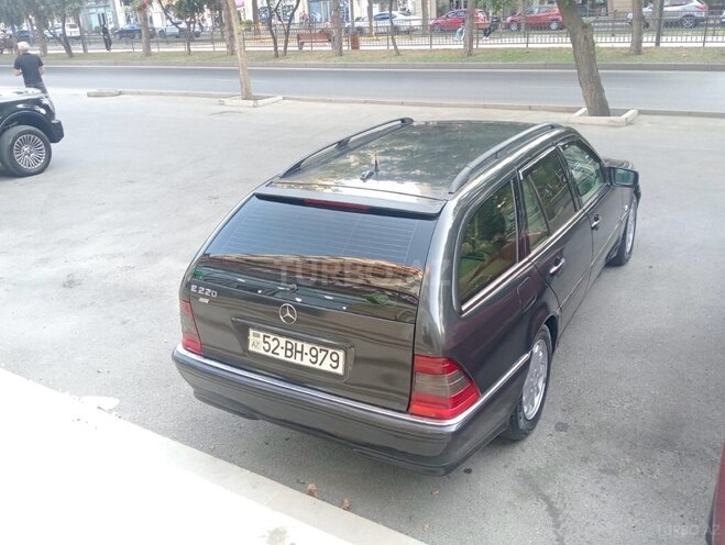 Mercedes C 220 2000, 320,000 km - 2.1 l - Bakı