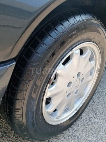 Mercedes C 220 2000, 320,000 km - 2.1 l - Bakı