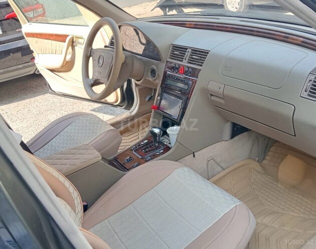 Mercedes C 220 2000, 320,000 km - 2.1 l - Bakı