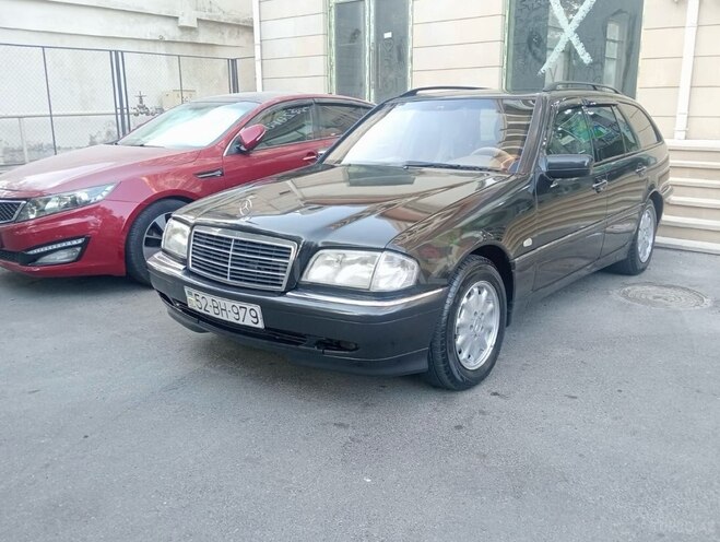 Mercedes C 220 2000, 320,000 km - 2.1 l - Bakı