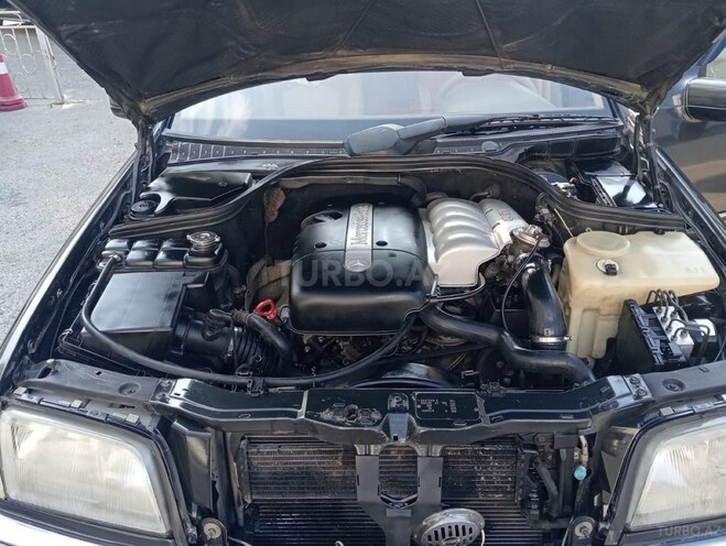 Mercedes C 220 2000, 320,000 km - 2.1 l - Bakı