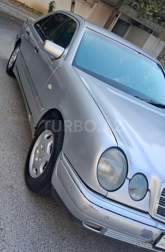 Mercedes E 220 1997, 355,000 km - 2.2 l - Bakı