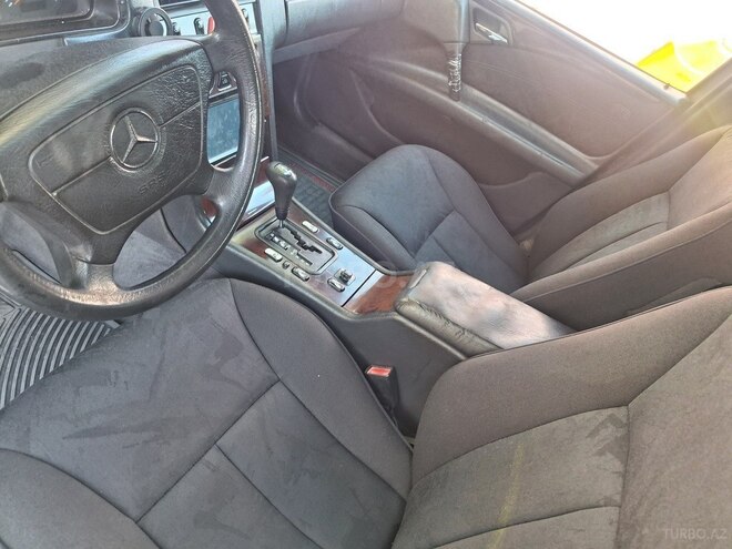 Mercedes E 220 1997, 355,000 km - 2.2 l - Bakı