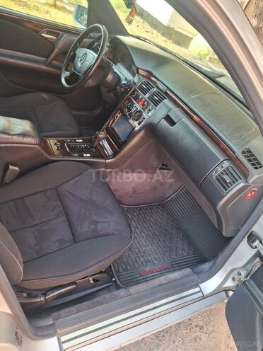 Mercedes E 220 1997, 355,000 km - 2.2 l - Bakı