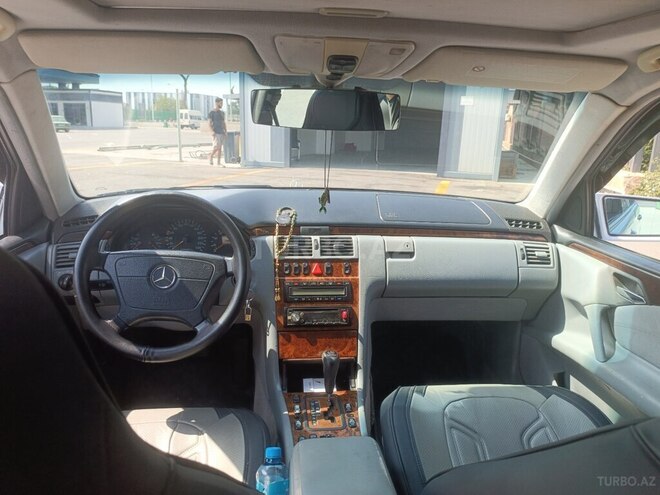 Mercedes E 240 1999, 416,212 km - 2.4 л - Xudat
