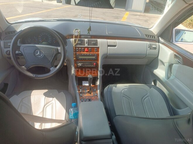 Mercedes E 240 1999, 416,212 km - 2.4 л - Xudat