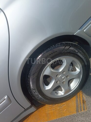 Mercedes E 240 1999, 416,212 km - 2.4 л - Xudat