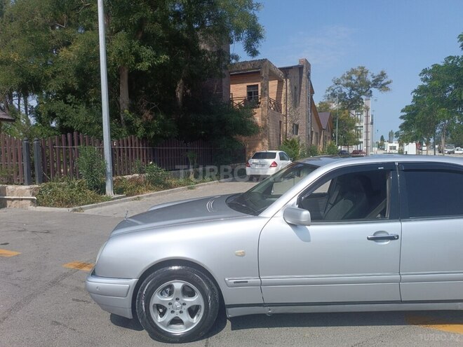 Mercedes E 240 1999, 416,212 km - 2.4 л - Xudat