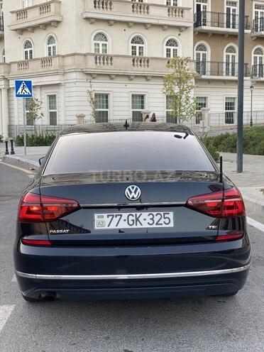 Volkswagen Passat 2017, 136,969 km - 1.8 л - Bakı