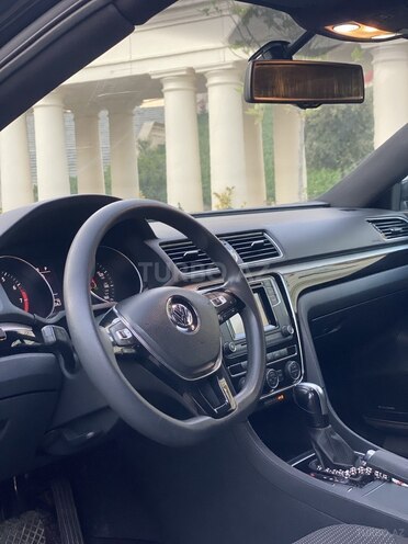 Volkswagen Passat 2017, 136,969 km - 1.8 л - Bakı