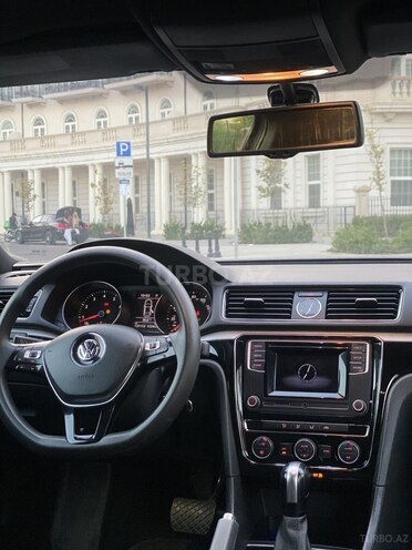 Volkswagen Passat 2017, 136,969 km - 1.8 л - Bakı