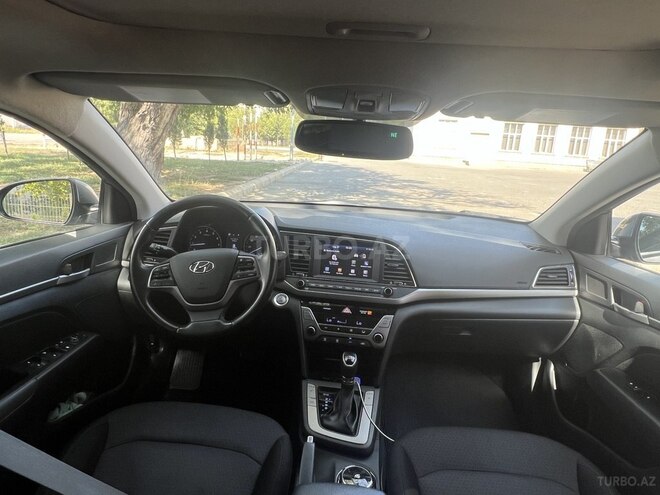 Hyundai Elantra 2018, 95,000 km - 2.0 л - Bakı