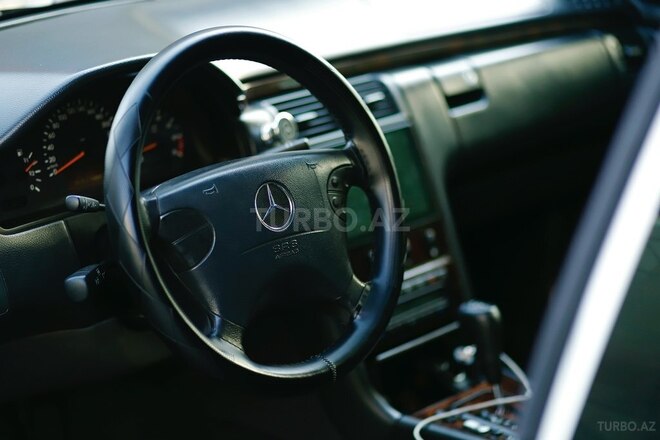Mercedes E 280 2000, 299,000 km - 2.8 л - Bakı