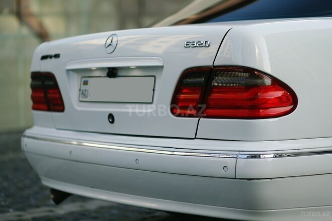 Mercedes E 280 2000, 299,000 km - 2.8 л - Bakı