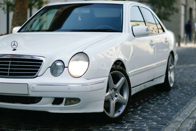 Mercedes E 280 2000, 299,000 km - 2.8 л - Bakı