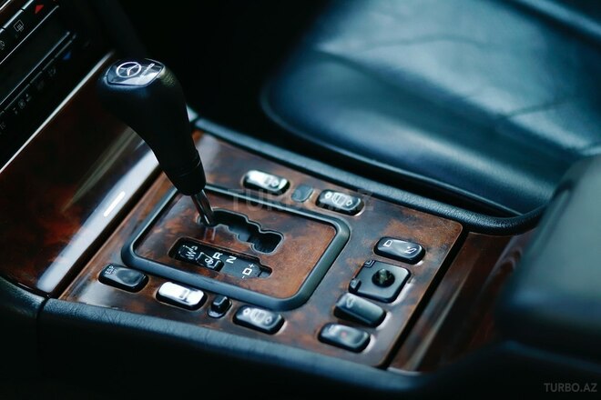 Mercedes E 280 2000, 299,000 km - 2.8 л - Bakı