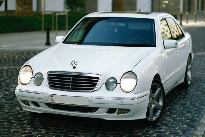 Mercedes E 280 2000, 299,000 km - 2.8 л - Bakı