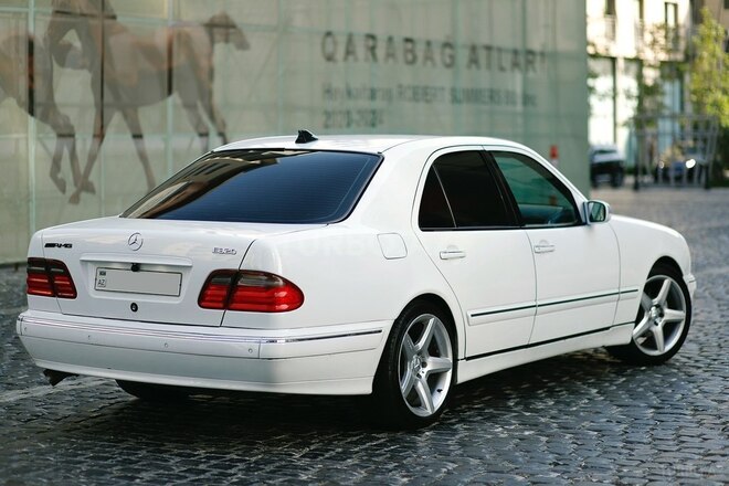 Mercedes E 280 2000, 299,000 km - 2.8 л - Bakı