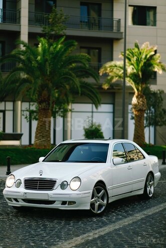 Mercedes E 280 2000, 299,000 km - 2.8 л - Bakı