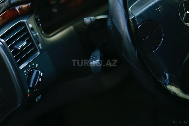 Mercedes E 280 2000, 299,000 km - 2.8 л - Bakı