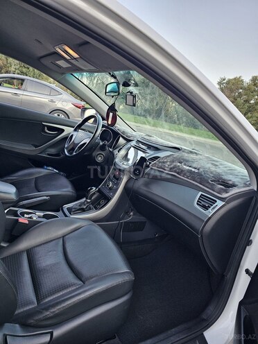 Hyundai Avante 2015, 135,000 km - 1.6 л - Bakı