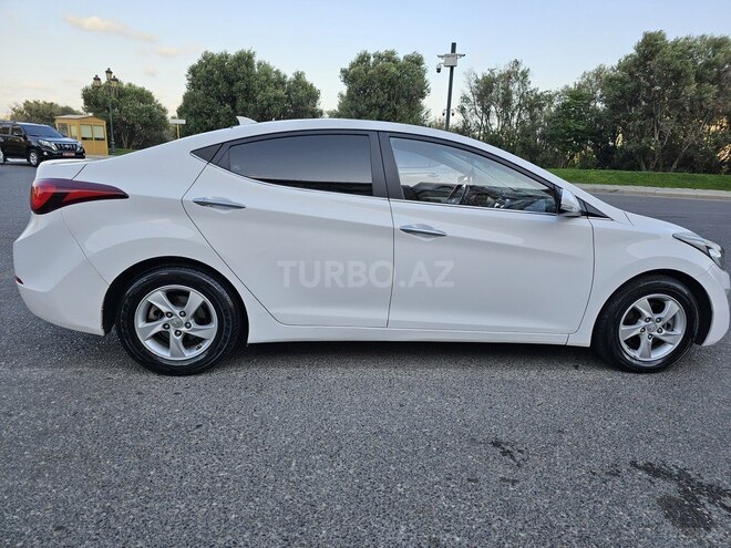 Hyundai Avante 2015, 135,000 km - 1.6 л - Bakı