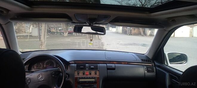 Mercedes E 270 2002, 452,400 km - 2.7 l - Bakı