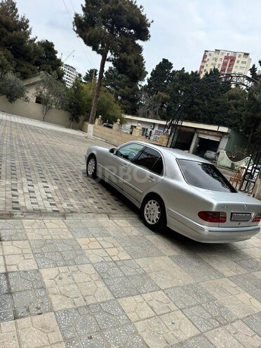 Mercedes E 270 2002, 452,400 km - 2.7 l - Bakı