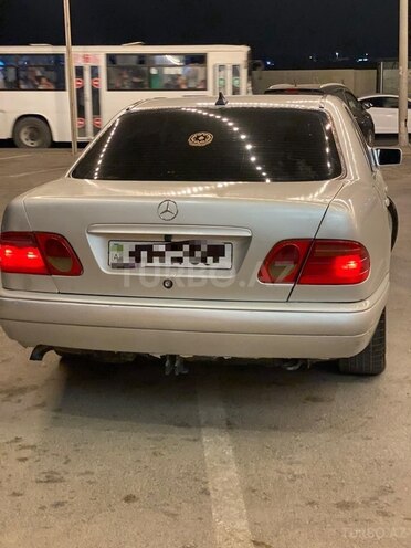 Mercedes E 220 1998, 350,000 km - 2.2 l - Bakı