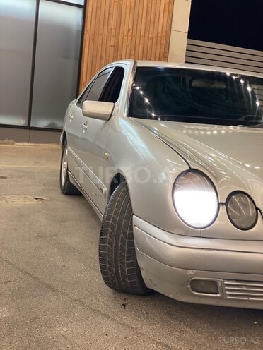 Mercedes E 220 1998, 350,000 km - 2.2 l - Bakı