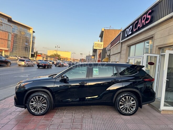 Toyota Highlander-2