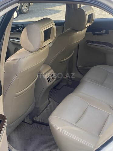 Toyota Camry-12