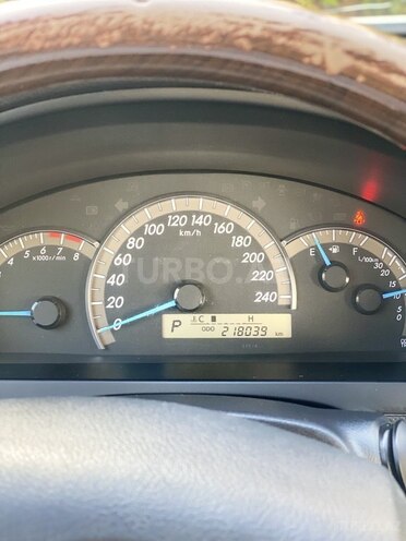 Toyota Camry-13