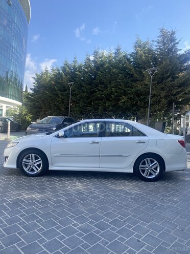 Toyota Camry-5
