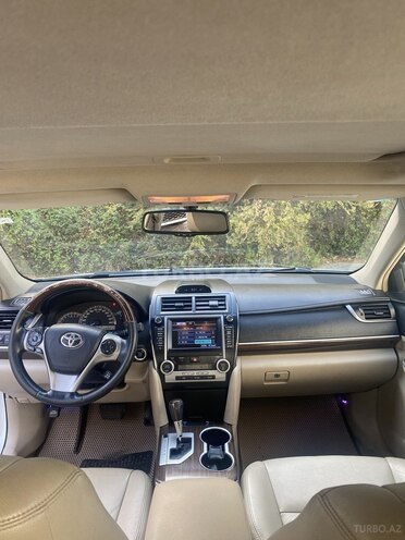 Toyota Camry-10