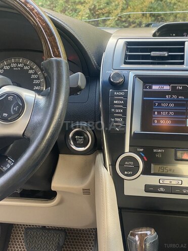 Toyota Camry-11