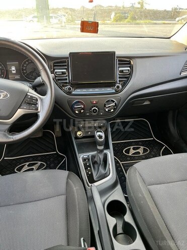 Hyundai Accent 2021, 22,000 km - 1.6 л - Bakı
