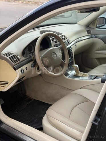 Mercedes E 240 2005, 241,000 km - 2.6 l - Bakı