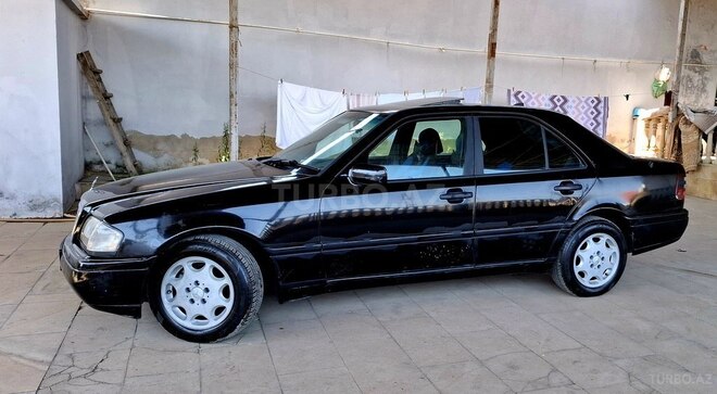 Mercedes C 200 1995, 296,000 km - 2.0 л - Bakı